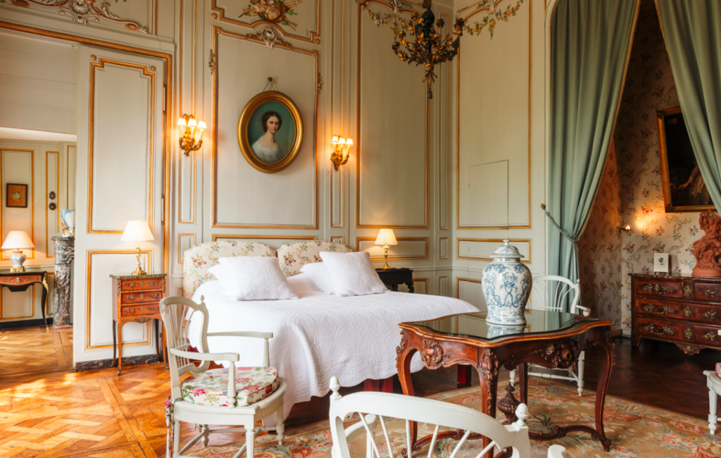 Accommodation in privately owned chateaux Finding France